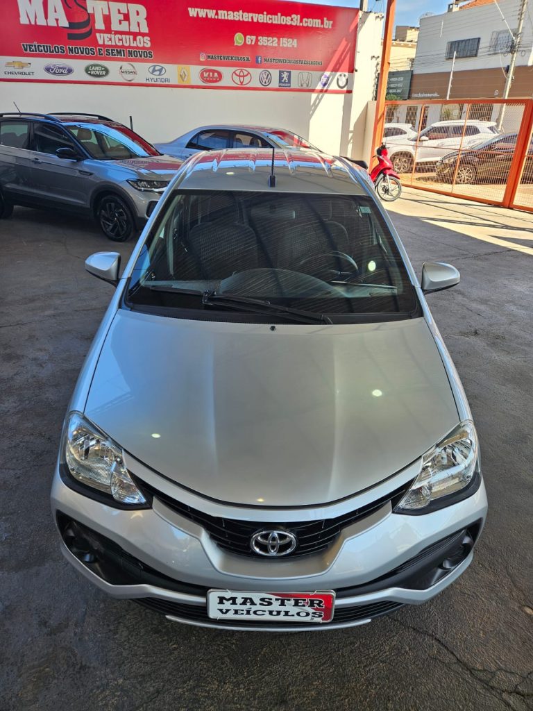 ETIOS HATCH X 1.3 MT COMPLETO
