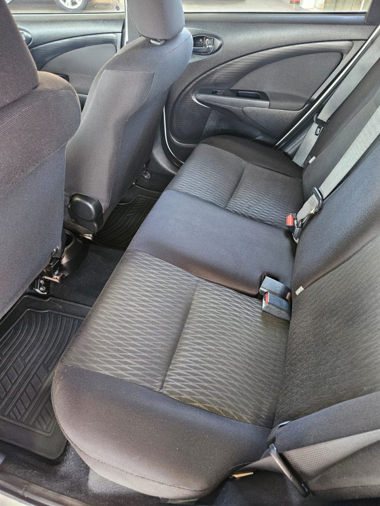 ETIOS HATCH X 1.3 MT COMPLETO