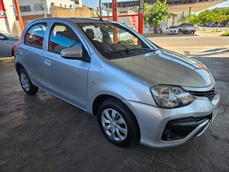 ETIOS HATCH X 1.3 MT COMPLETO