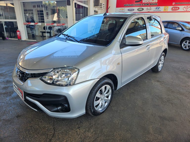 ETIOS HATCH X 1.3 MT COMPLETO
