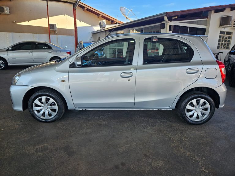 ETIOS HATCH X 1.3 MT COMPLETO