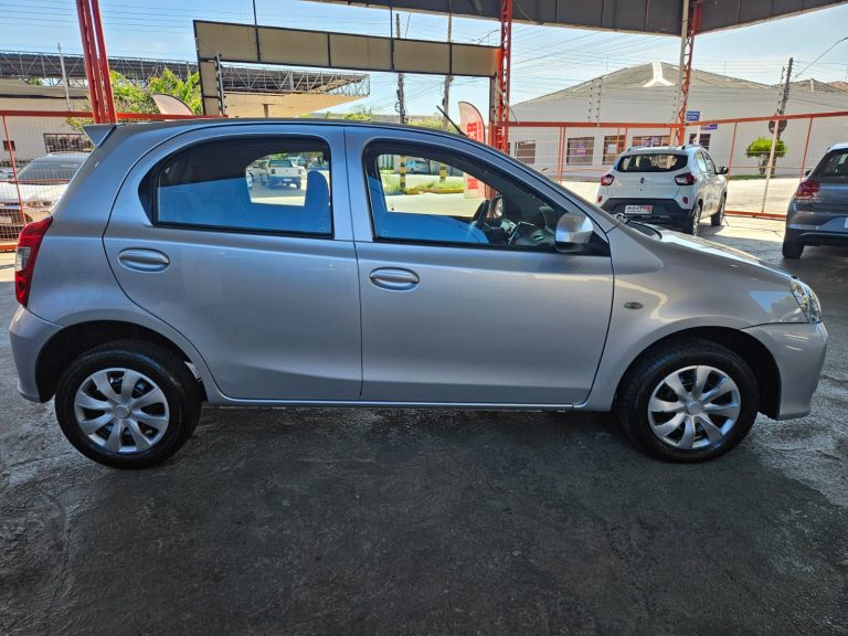ETIOS HATCH X 1.3 MT COMPLETO