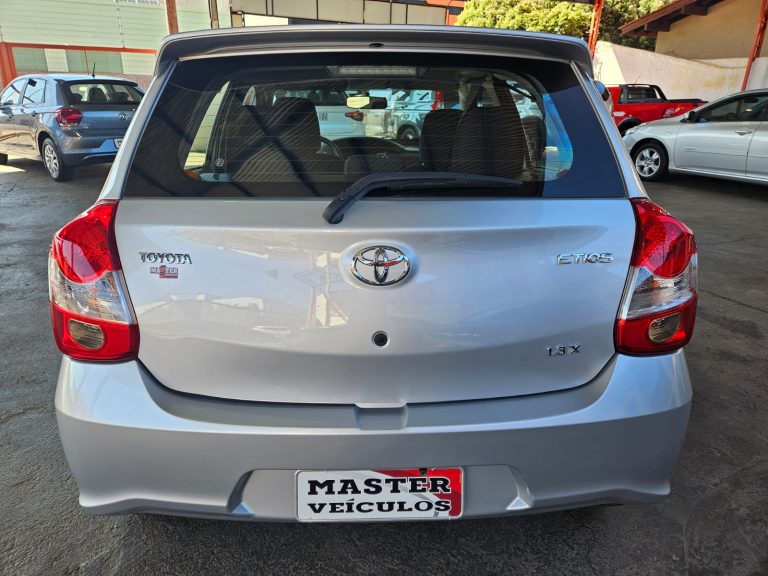 ETIOS HATCH X 1.3 MT COMPLETO