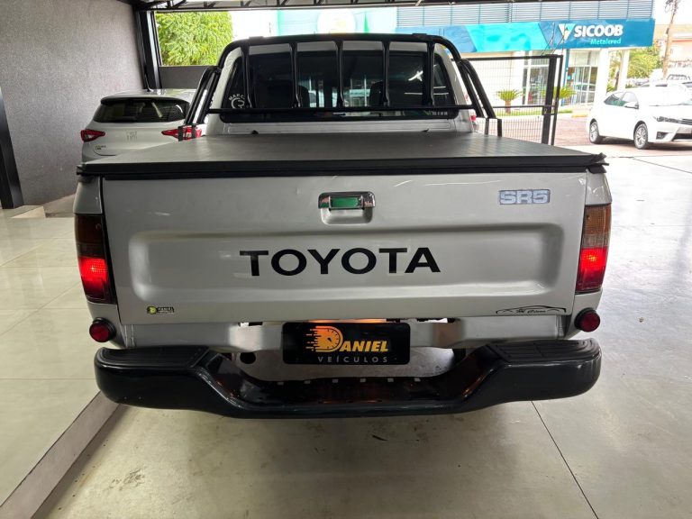 HILUX CD DX 4X4 MT 2.8