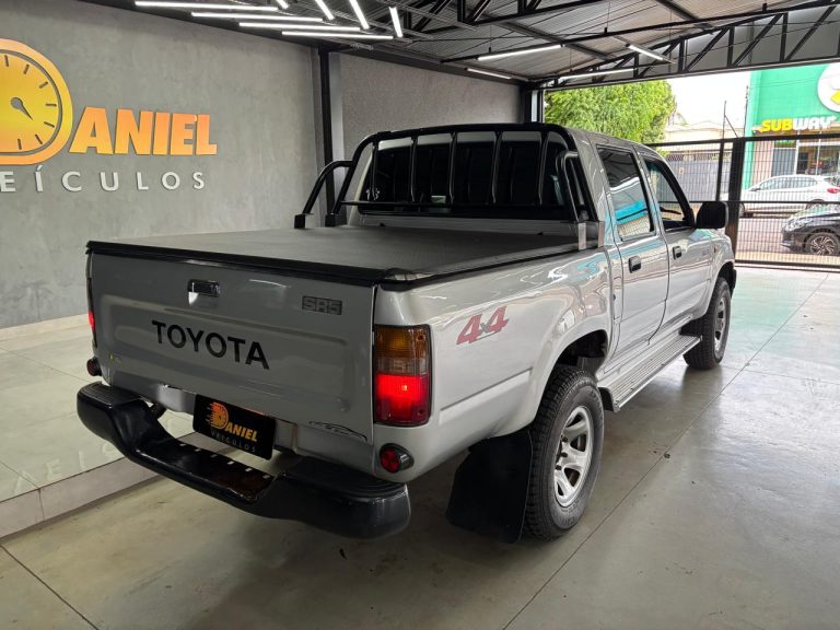 HILUX CD DX 4X4 MT 2.8