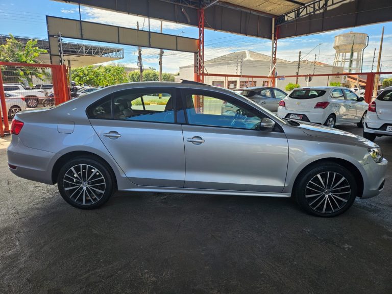 JETTA 2.0 COMFORTILINE COMPLETO