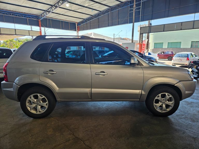 TUCSON GLS 2.0 AT COMPLETA